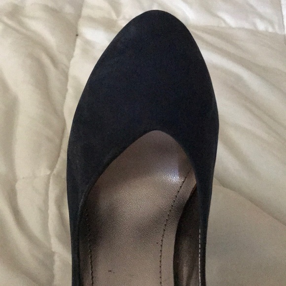 Shoes - Picture 5 of 5